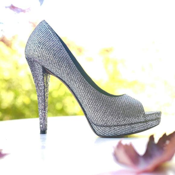 Vera Wang Shimmering Silver Heels - Picture 3 of 13